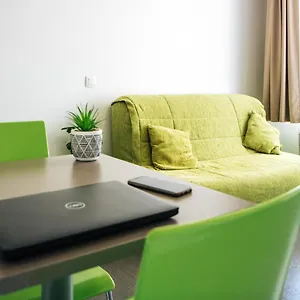 Twenty Business Flats Timone Apart-hotel